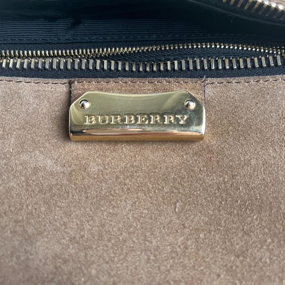 Burberry Suede Pebble Leather Logo Crossbody Zip Envelope Bag Purse - Picture 14 of 16